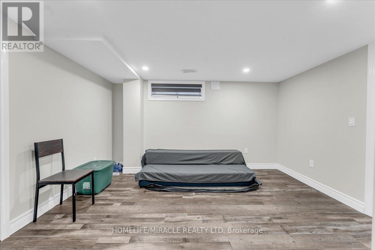1238 PHARMACY AVENUE - 24