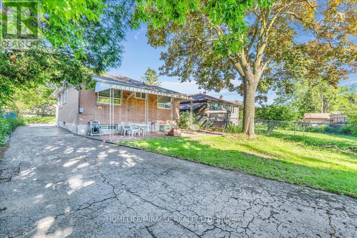 1238 PHARMACY AVENUE - 31
