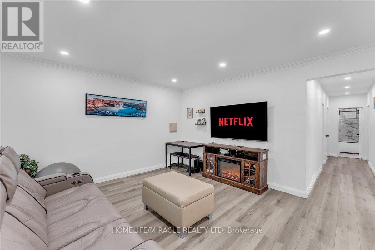 1238 PHARMACY AVENUE - 6