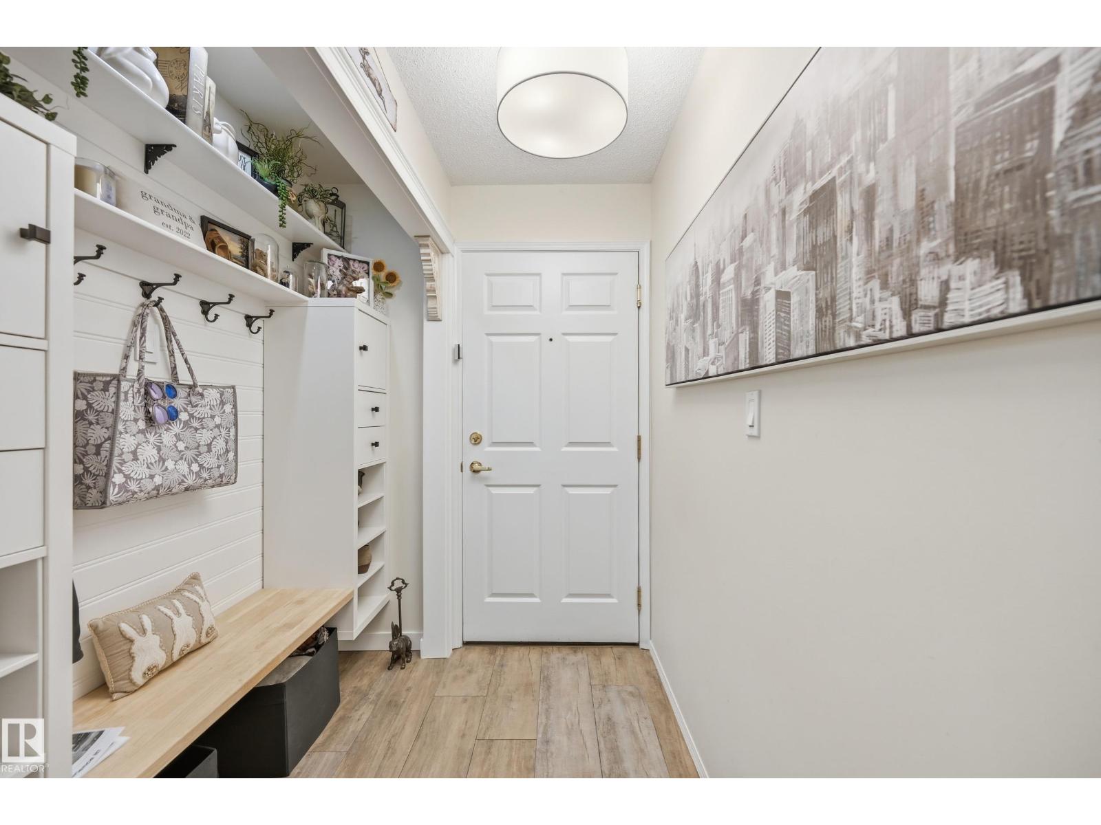 #208 9760 176 ST NW, Terra Losa, Edmonton photo 2