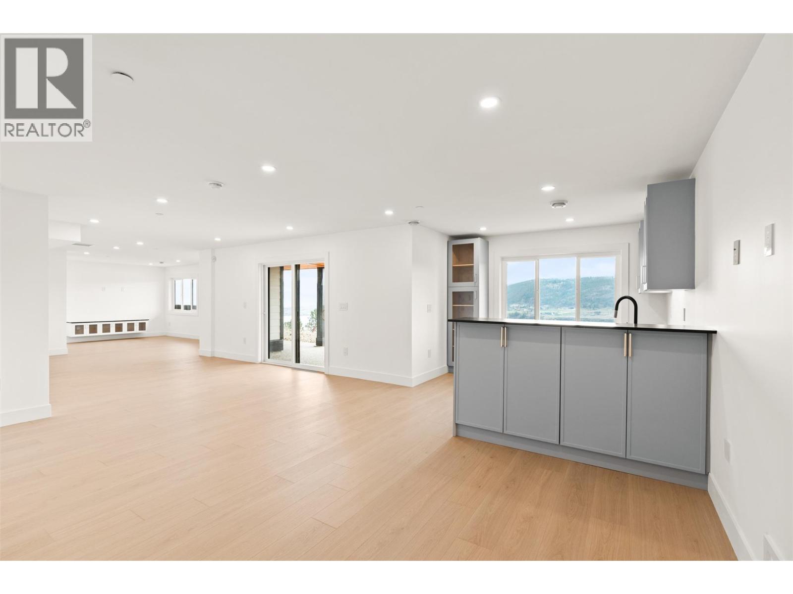 8924 Tavistock Road - 49