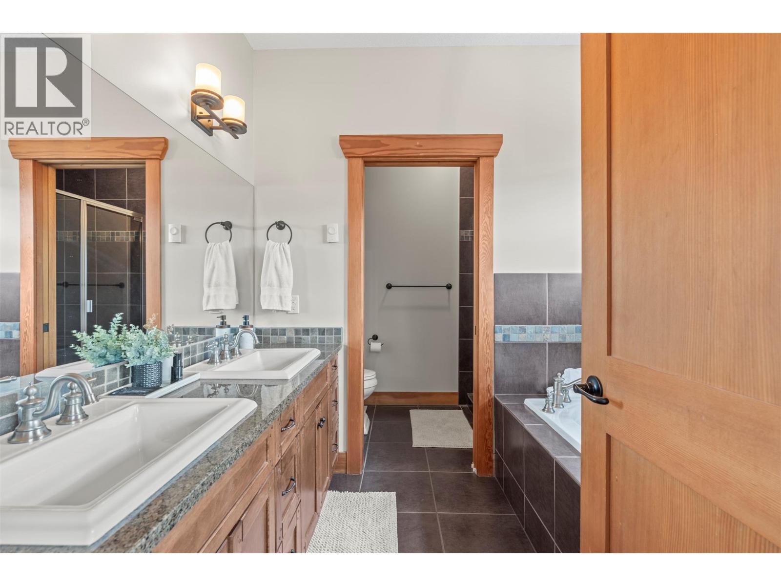 16 2479 Eagle Bay Road, Blind Bay