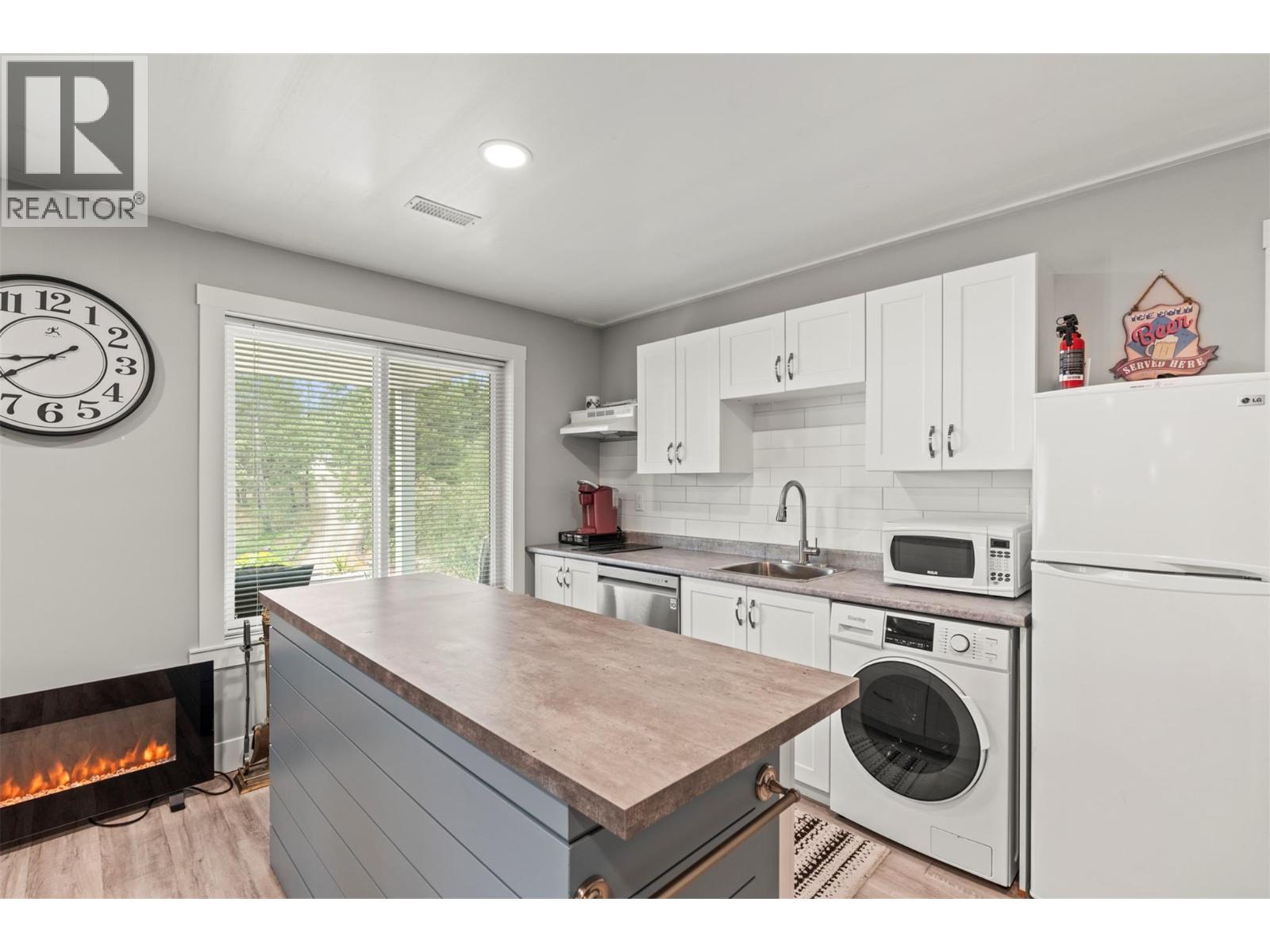 36 Spruce Drive - Image 58