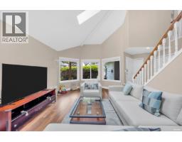 1318 Mclellan Drive, Coquitlam, BC V3E2K3 Photo 8