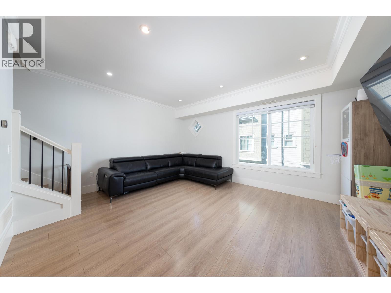 3 Bed, 2 Bath House for Sale in Richmond – 9 9211 MCKIM WAY, Richmond – MLS# R3150649 - Image 19