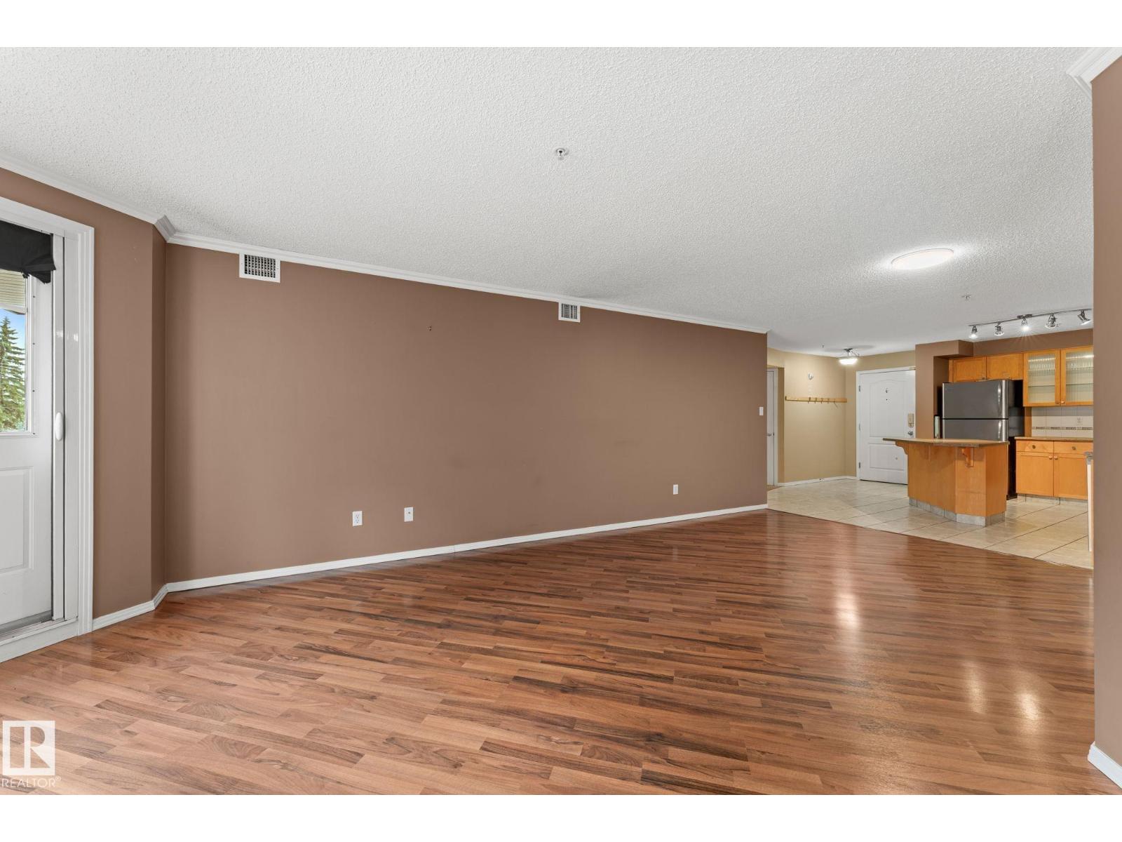 #203 8909 100 ST NW - 17