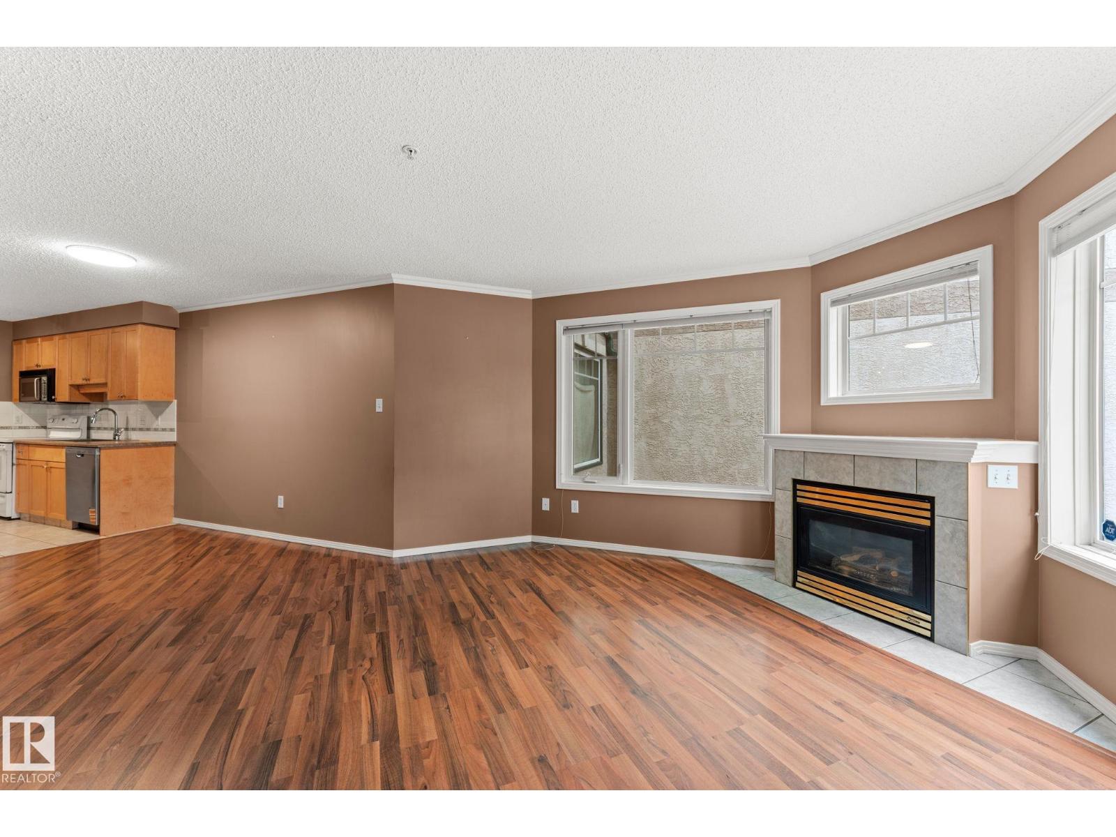 #203 8909 100 ST NW - 18