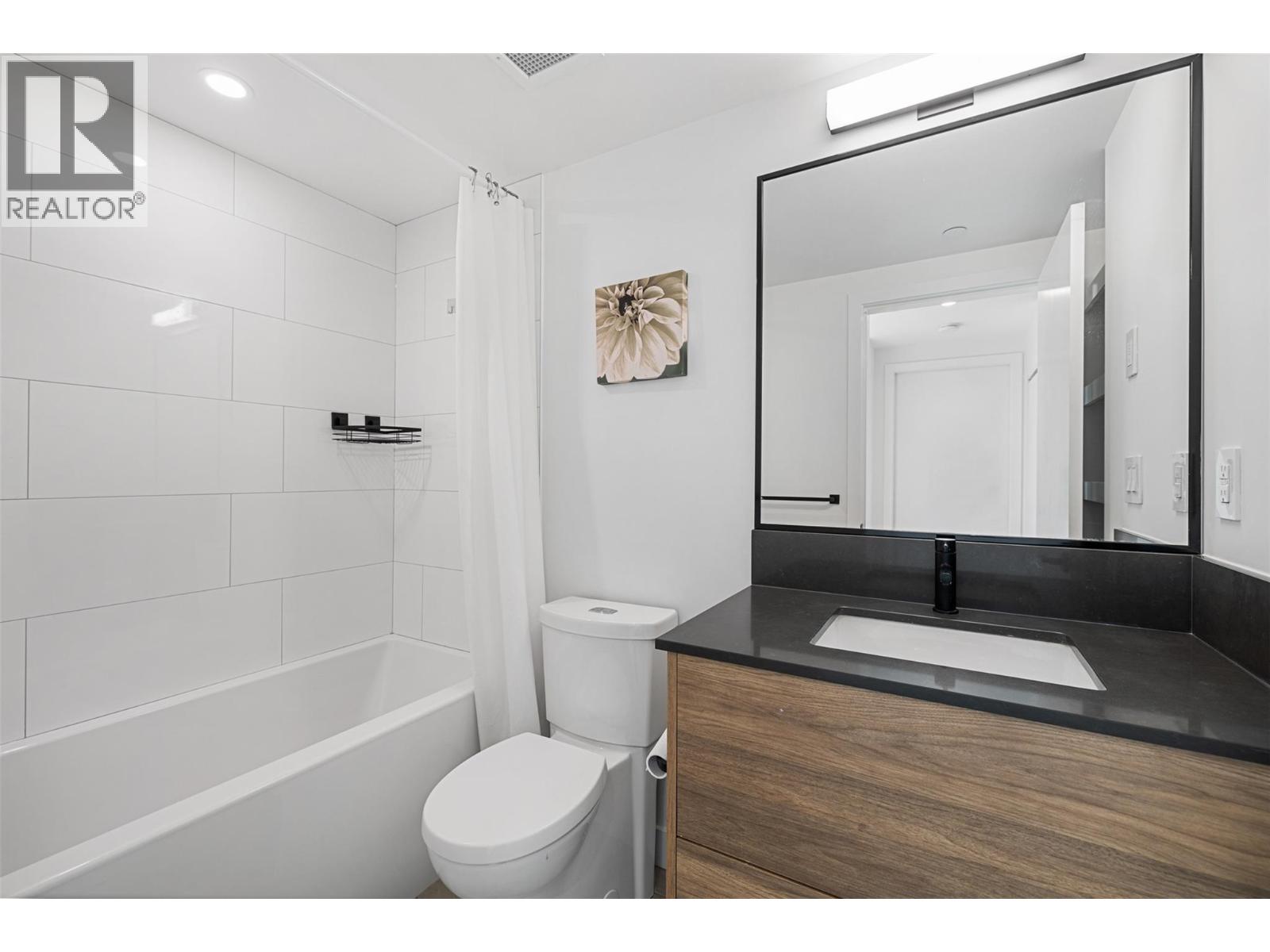 #905 1471 St Paul Street - 20