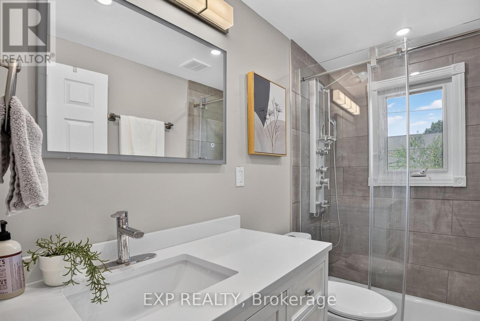 3 Bed, 3 Bath House for Rent in Ottawa – 2490 REGINA STREET, Ottawa – MLS# X13615134 - Image 19