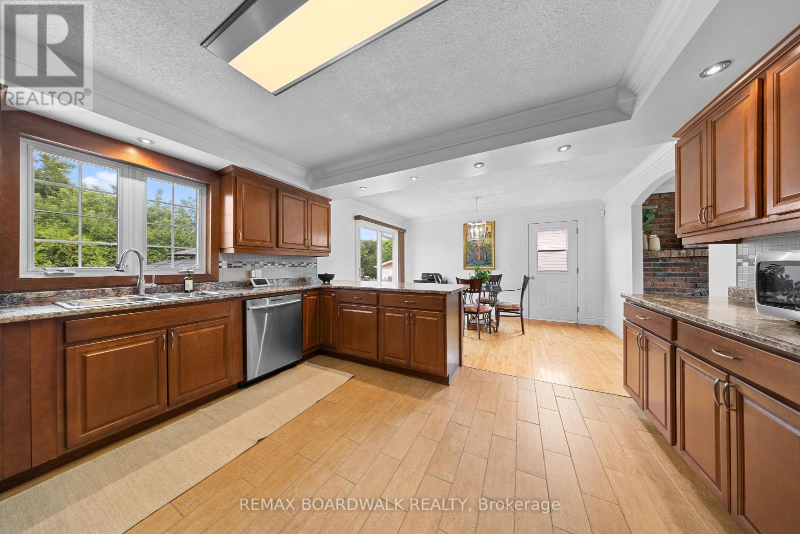 955 LACROIX ROAD - Image 16