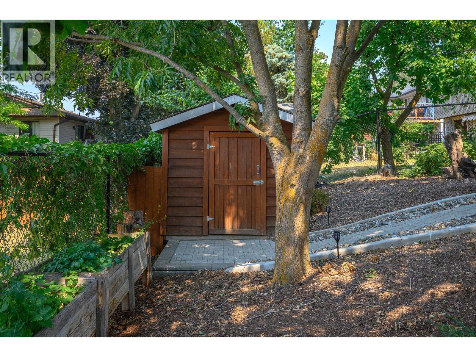 5515 Okanagan Avenue - 34