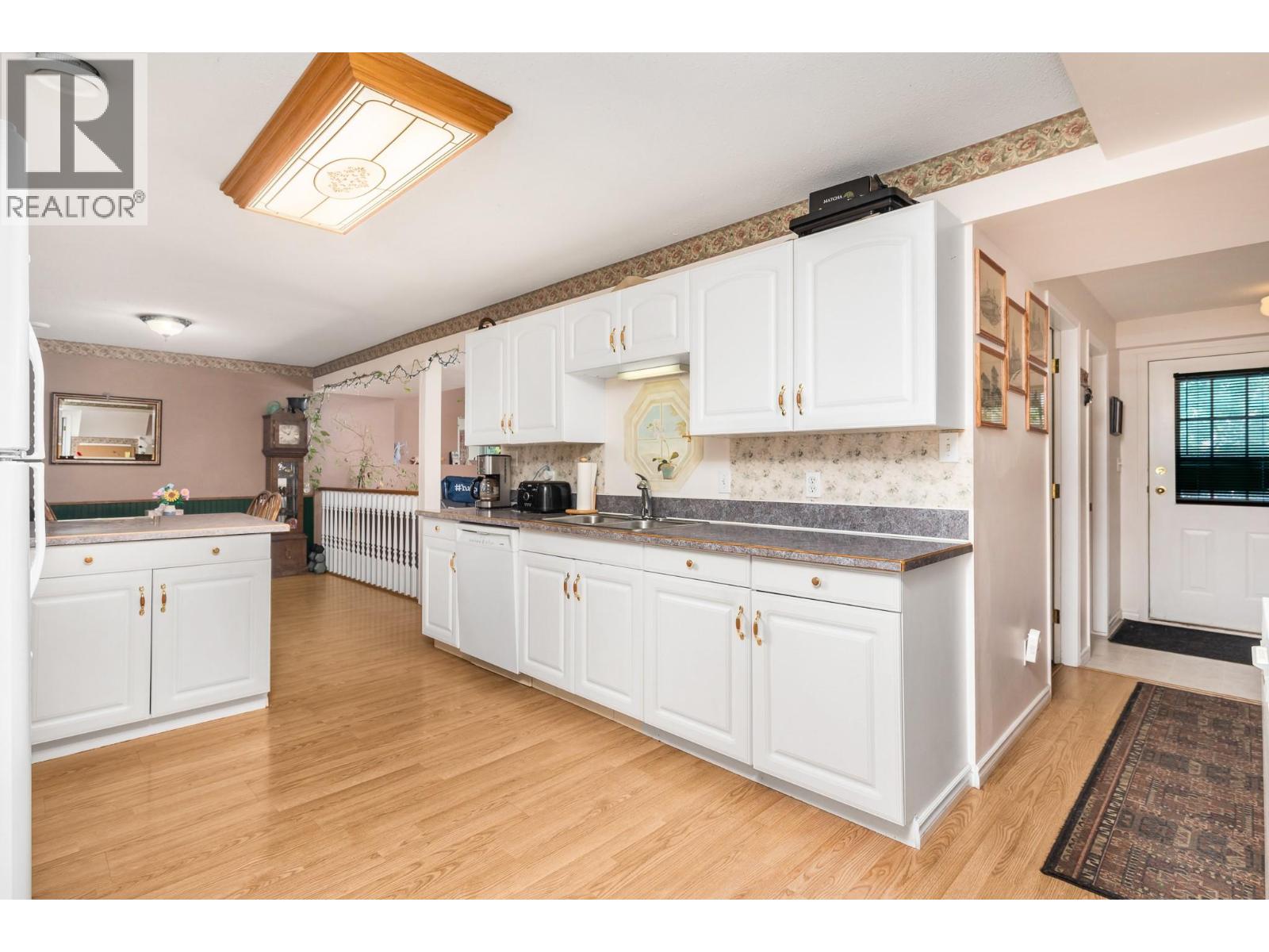 5515 Okanagan Avenue - 22