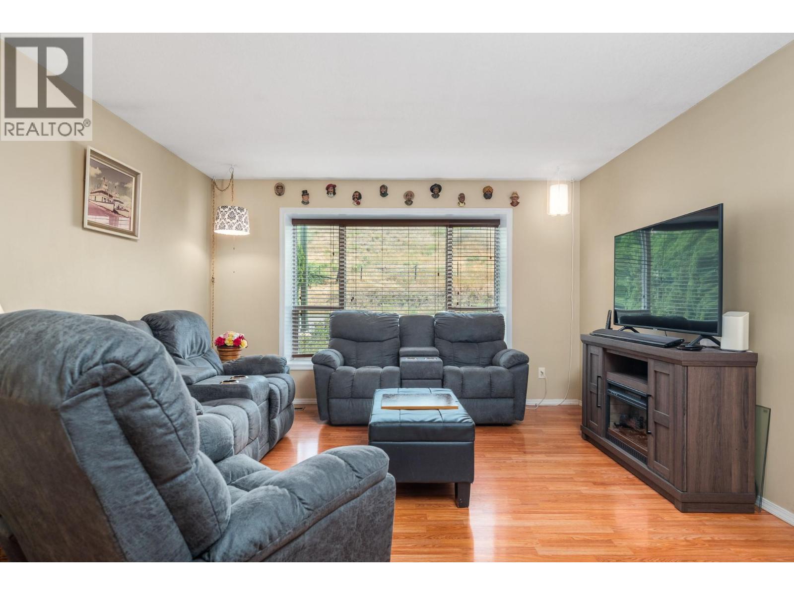 5515 Okanagan Avenue - 6