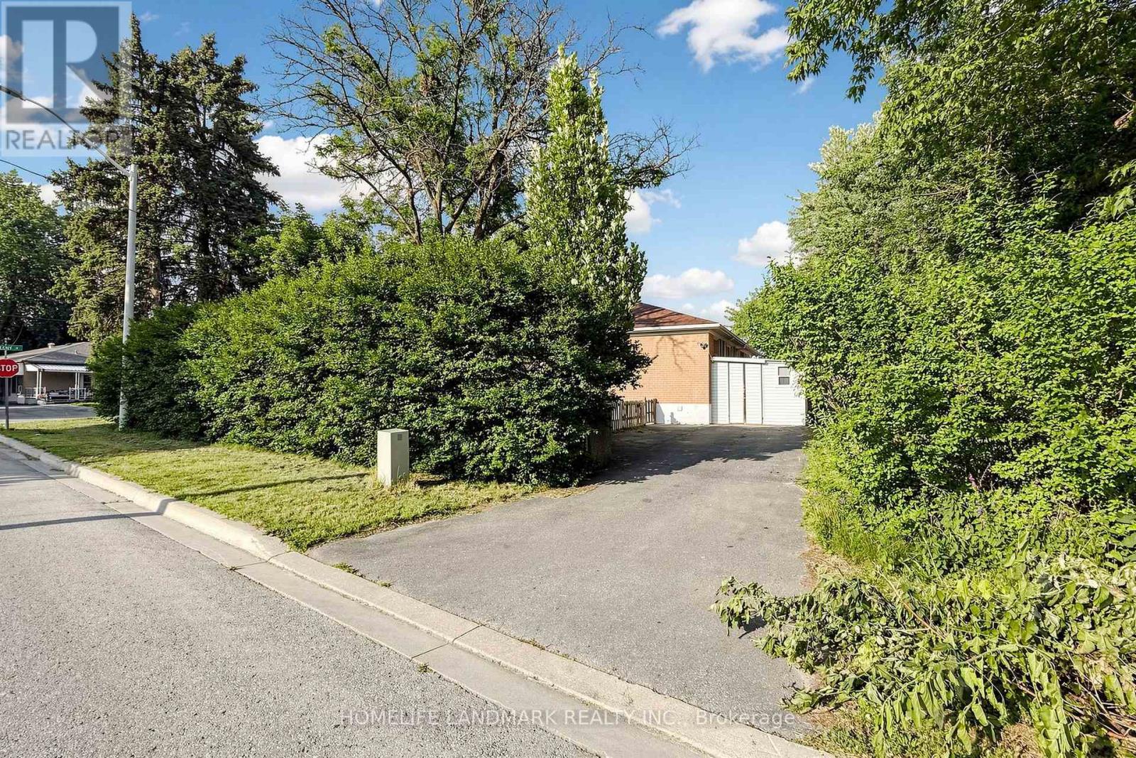 212 BEECHY DRIVE - 1