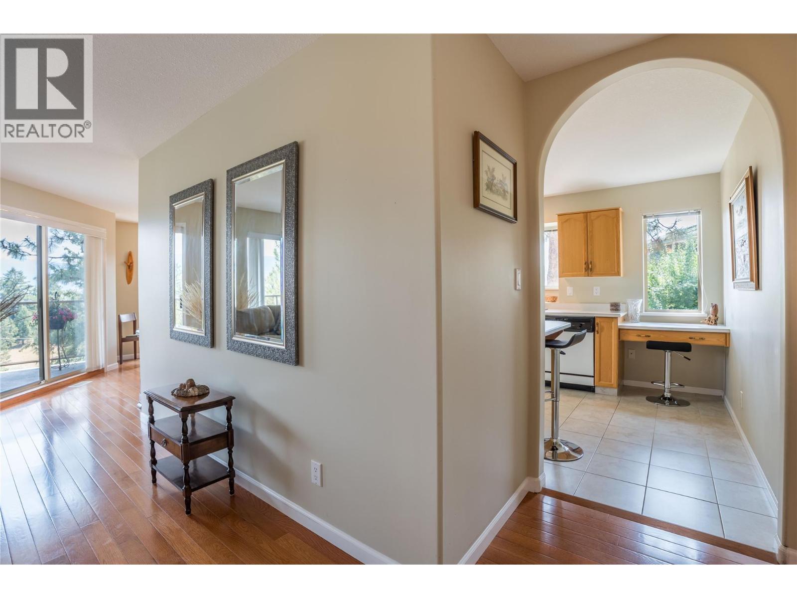 #302 17456 Snow Avenue - 9