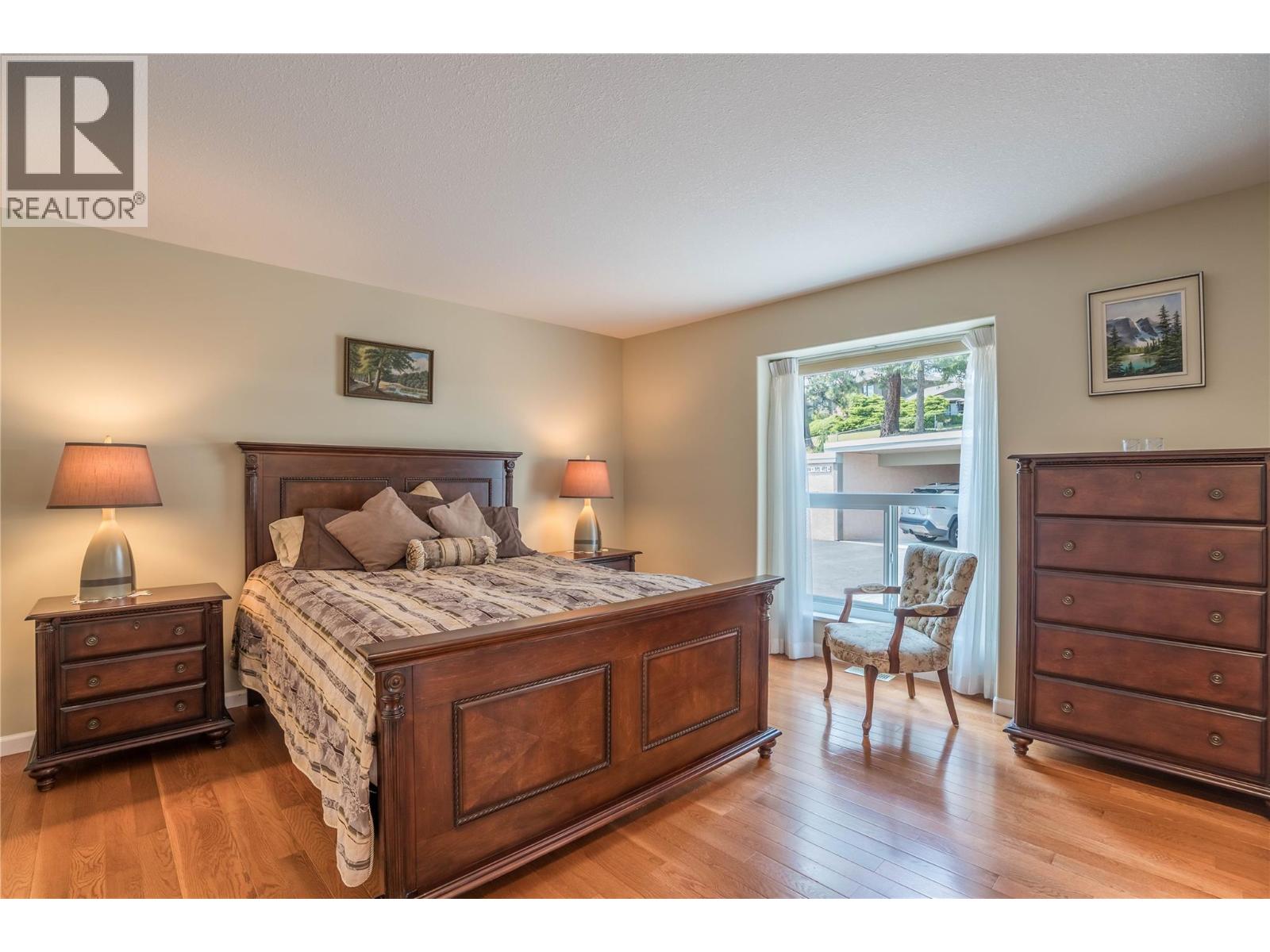 #302 17456 Snow Avenue - 21