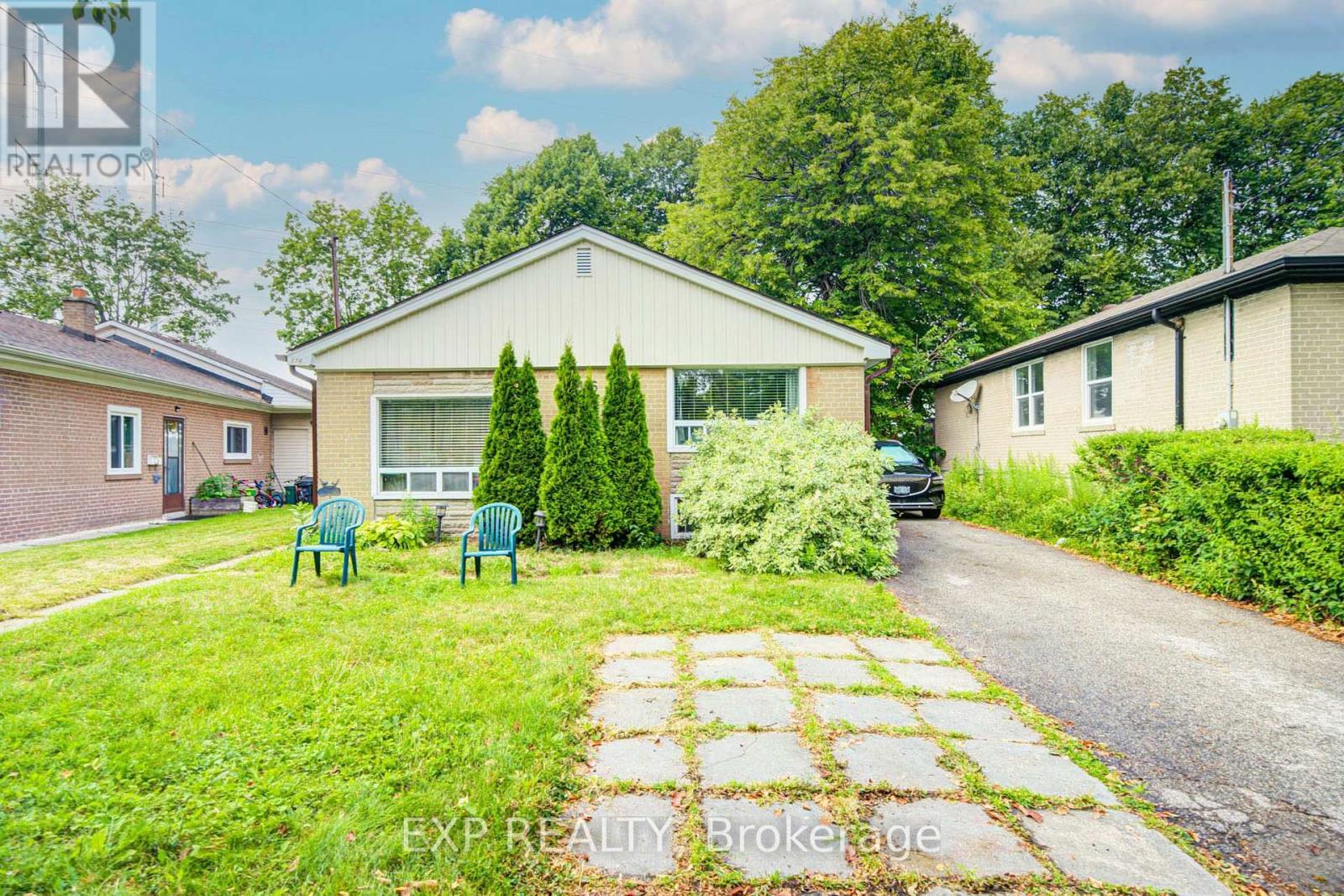 176 SEDGEMOUNT DRIVE - 1