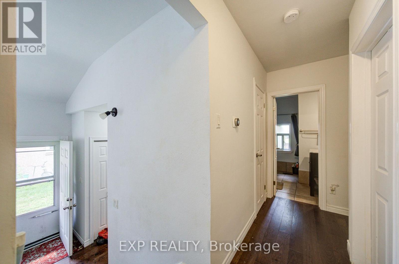 176 SEDGEMOUNT DRIVE - 18
