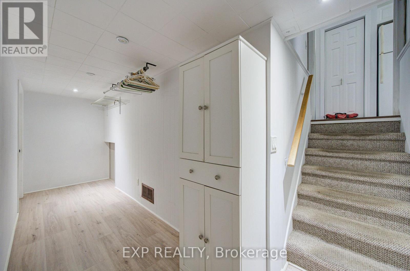 176 SEDGEMOUNT DRIVE - 22