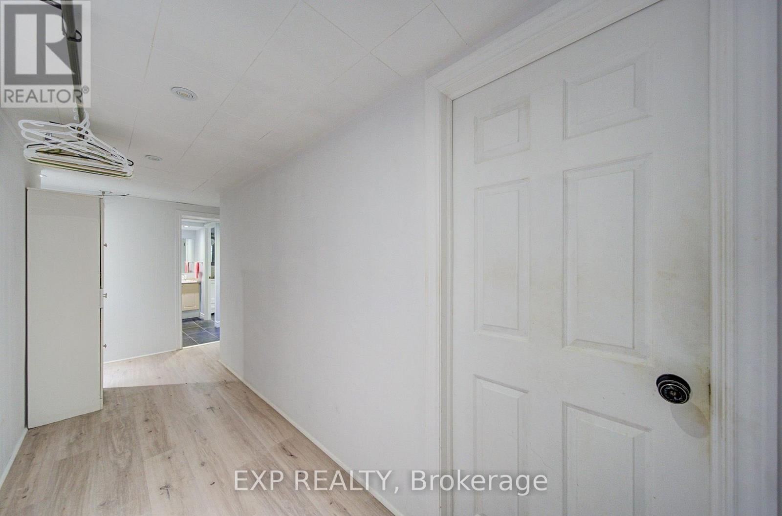 176 SEDGEMOUNT DRIVE - 24