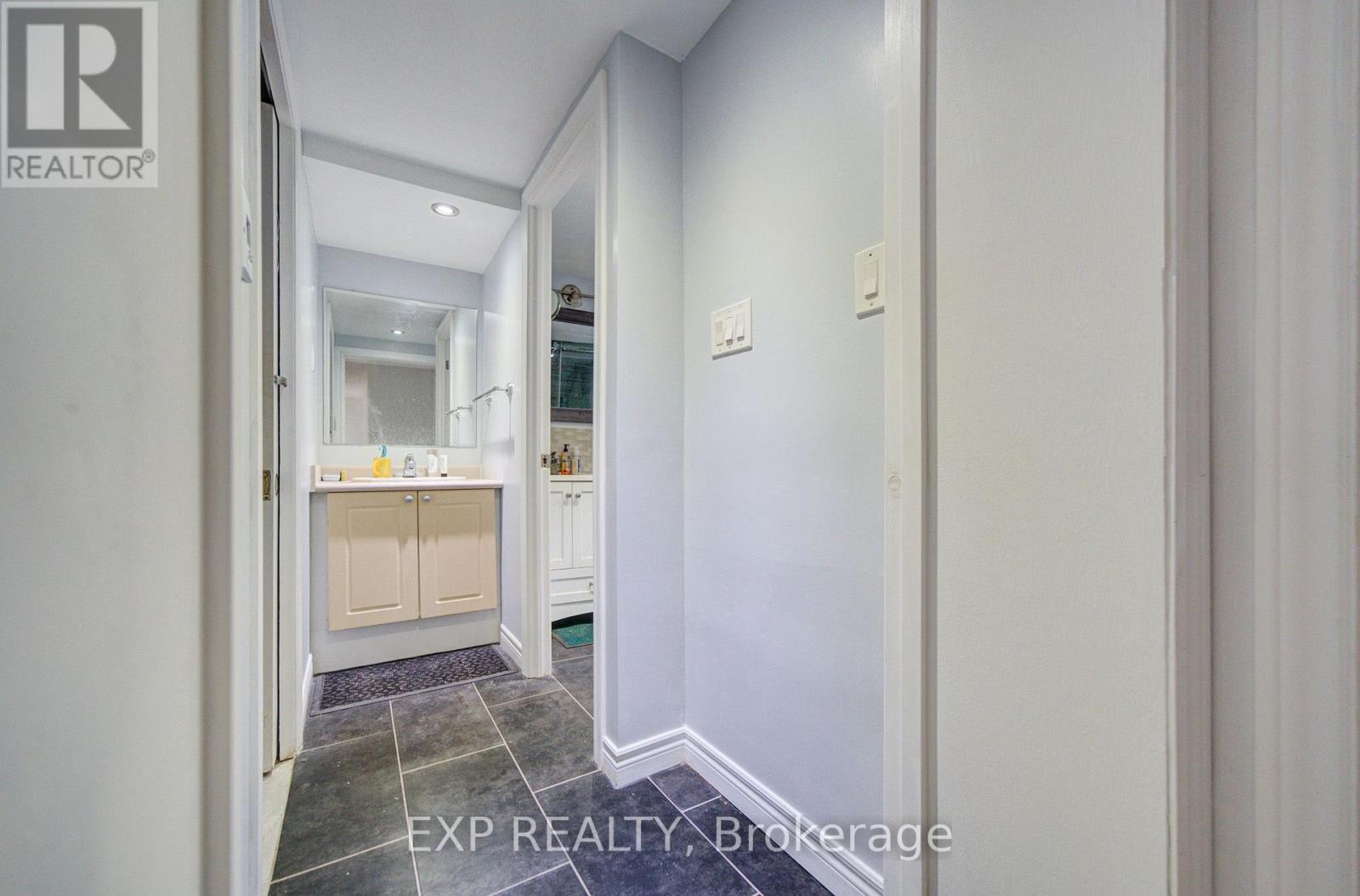 176 SEDGEMOUNT DRIVE - 25