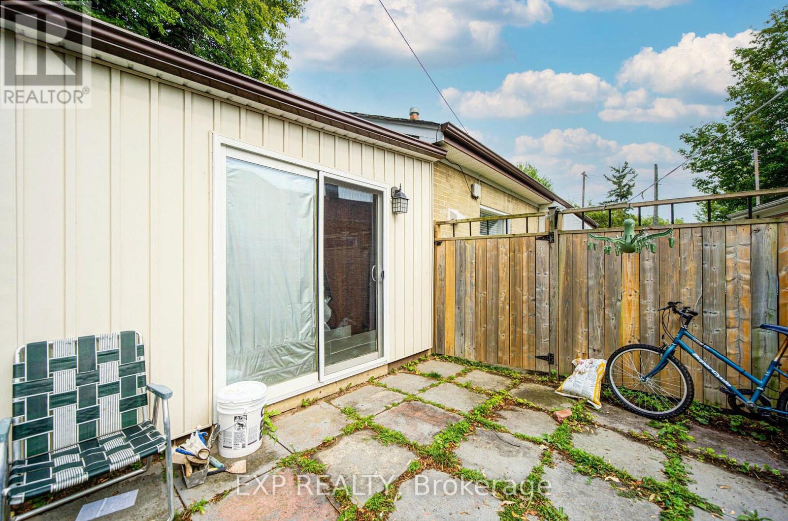 176 SEDGEMOUNT DRIVE - 30