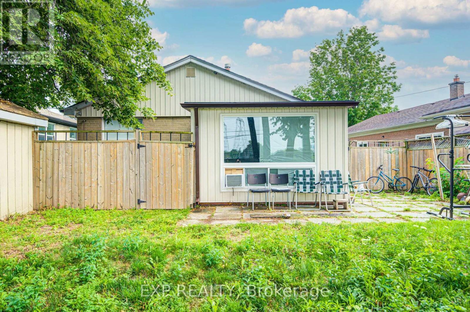 176 SEDGEMOUNT DRIVE - 33