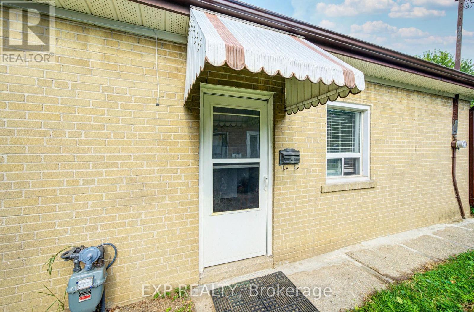 176 SEDGEMOUNT DRIVE - 35
