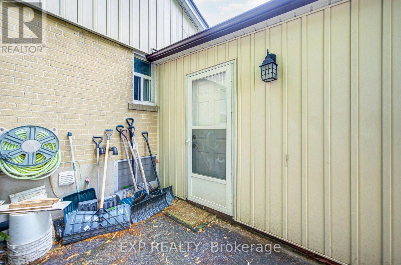 176 SEDGEMOUNT DRIVE - 37