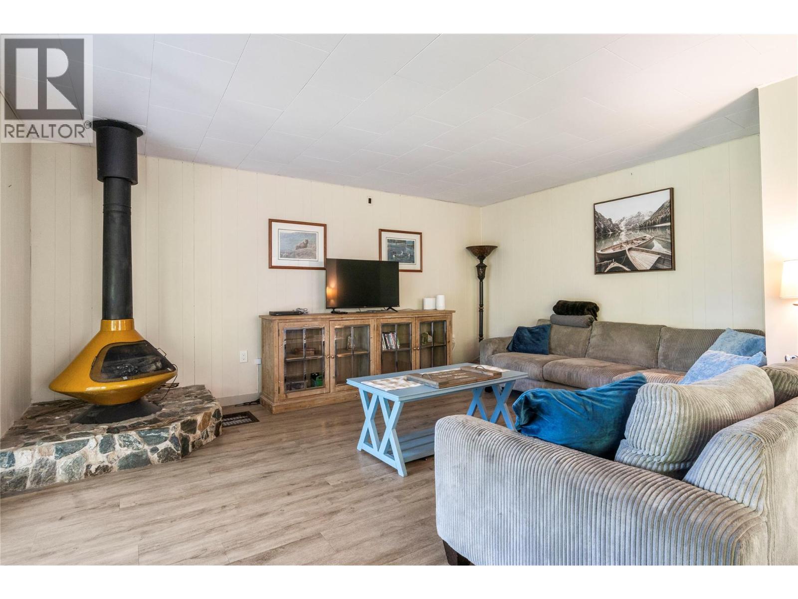  4265 Eagle Bay Road, Eagle Bay