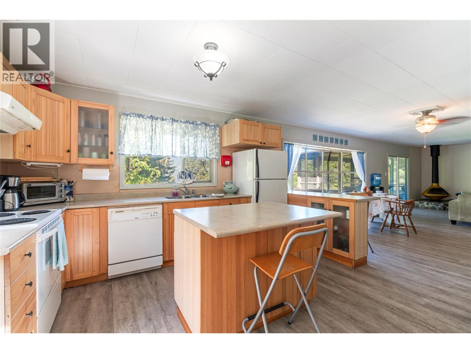  4265 Eagle Bay Road, Eagle Bay
