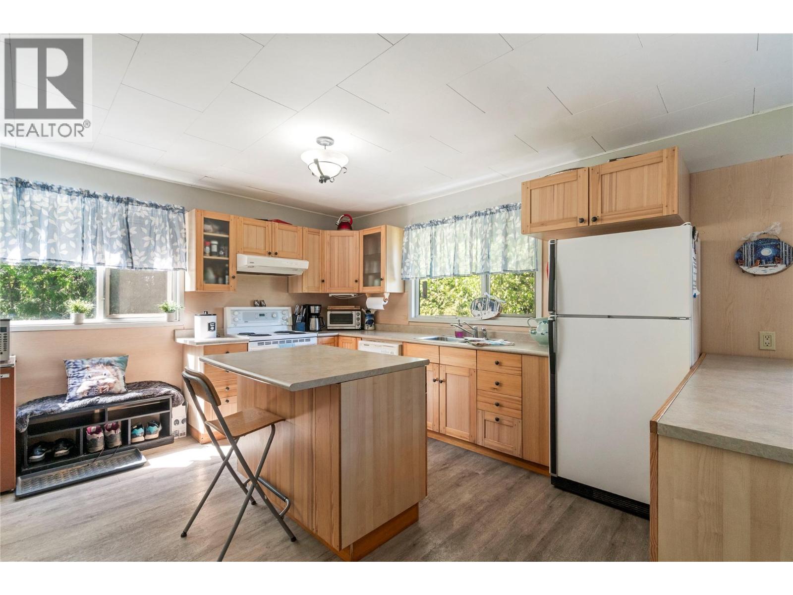  4265 Eagle Bay Road, Eagle Bay
