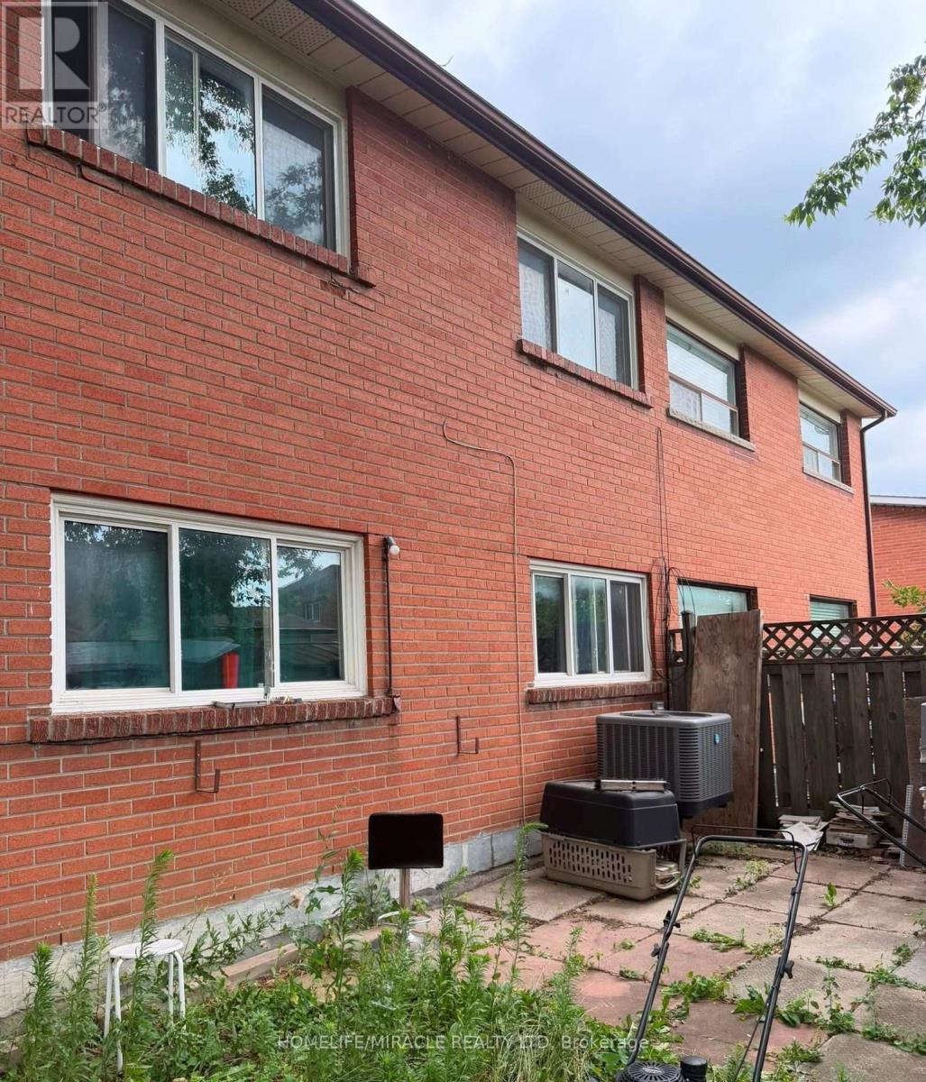 32 SHARON COURT - 2
