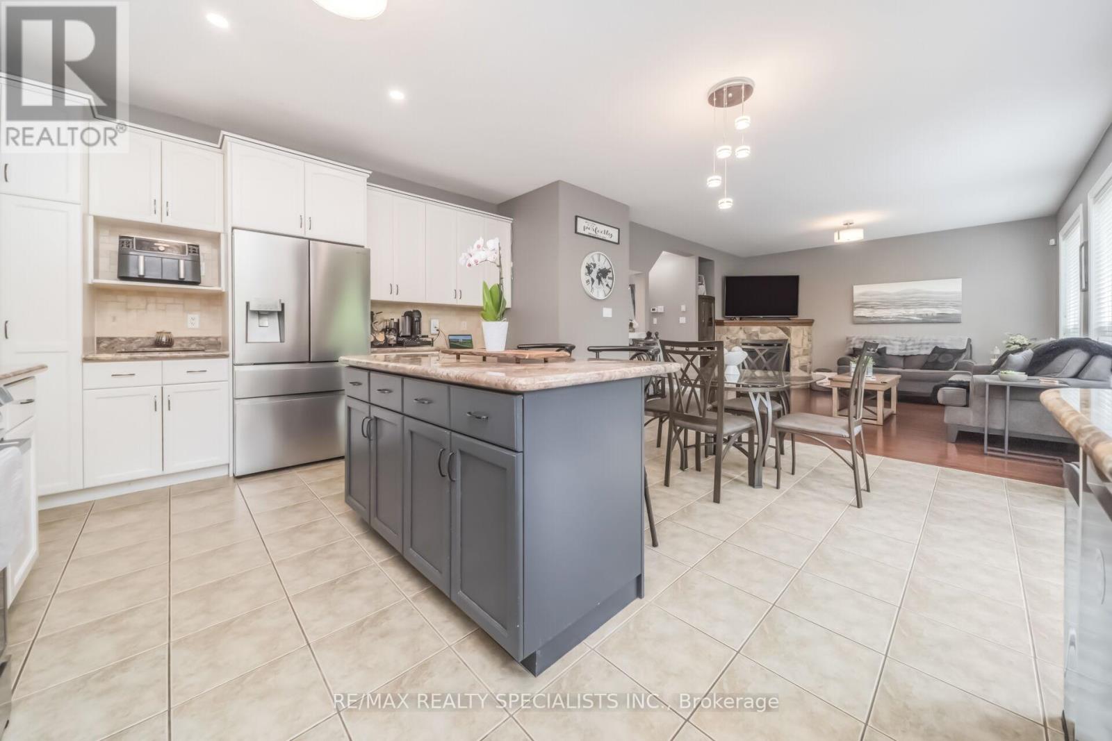 77 MCMASTER ROAD - 12