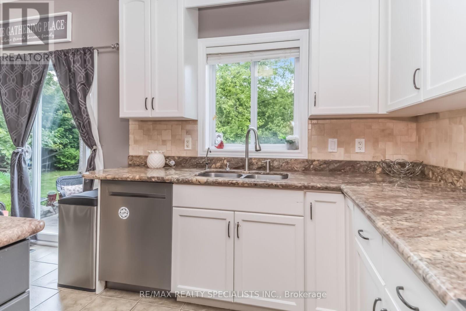 77 MCMASTER ROAD - 14