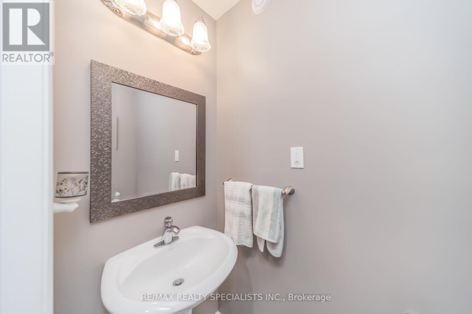 77 MCMASTER ROAD - 32