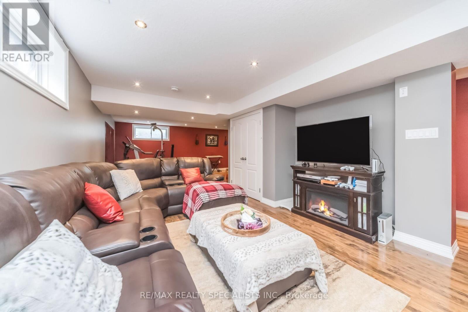 77 MCMASTER ROAD - 39