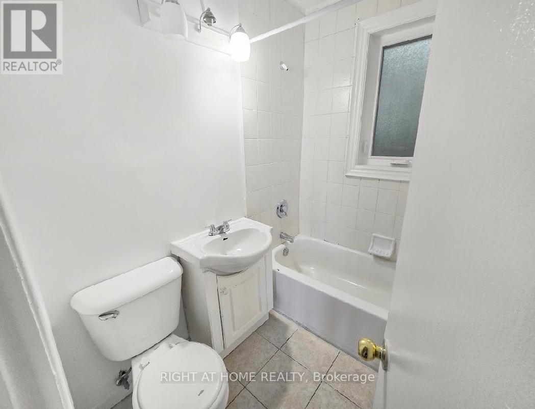 #49 740 KENNEDY ROAD - 13