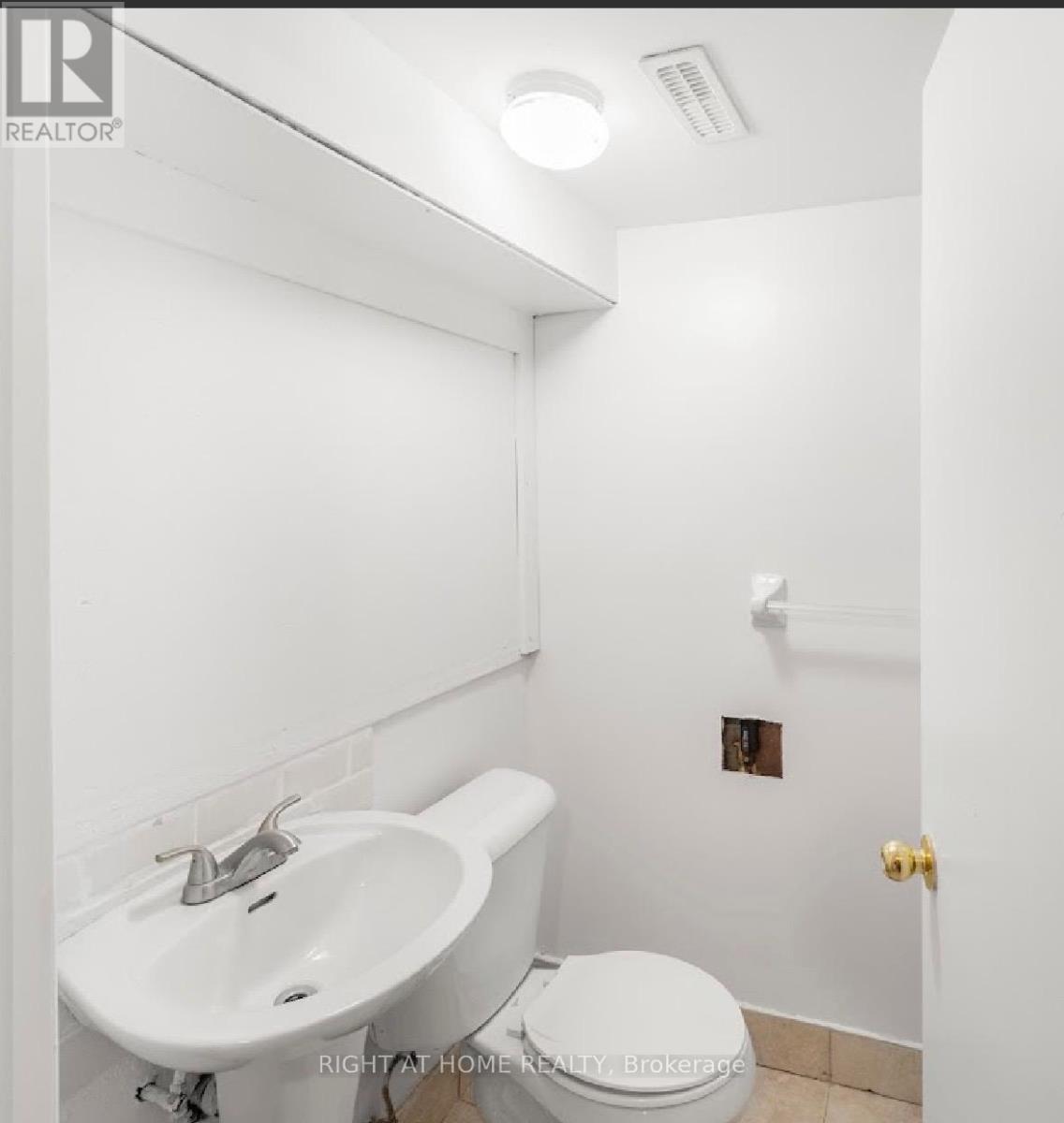 #49 740 KENNEDY ROAD - 17