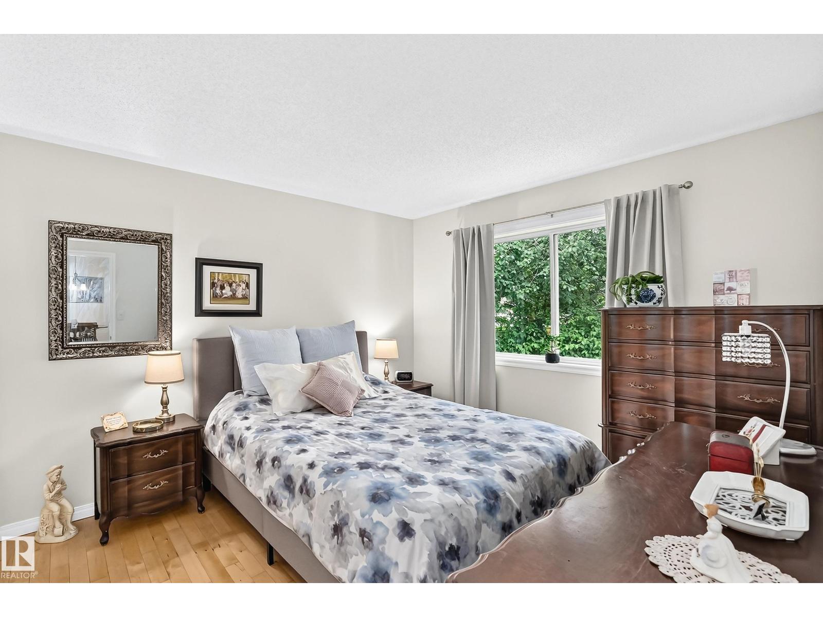 #20 9704 165 ST NW - 24