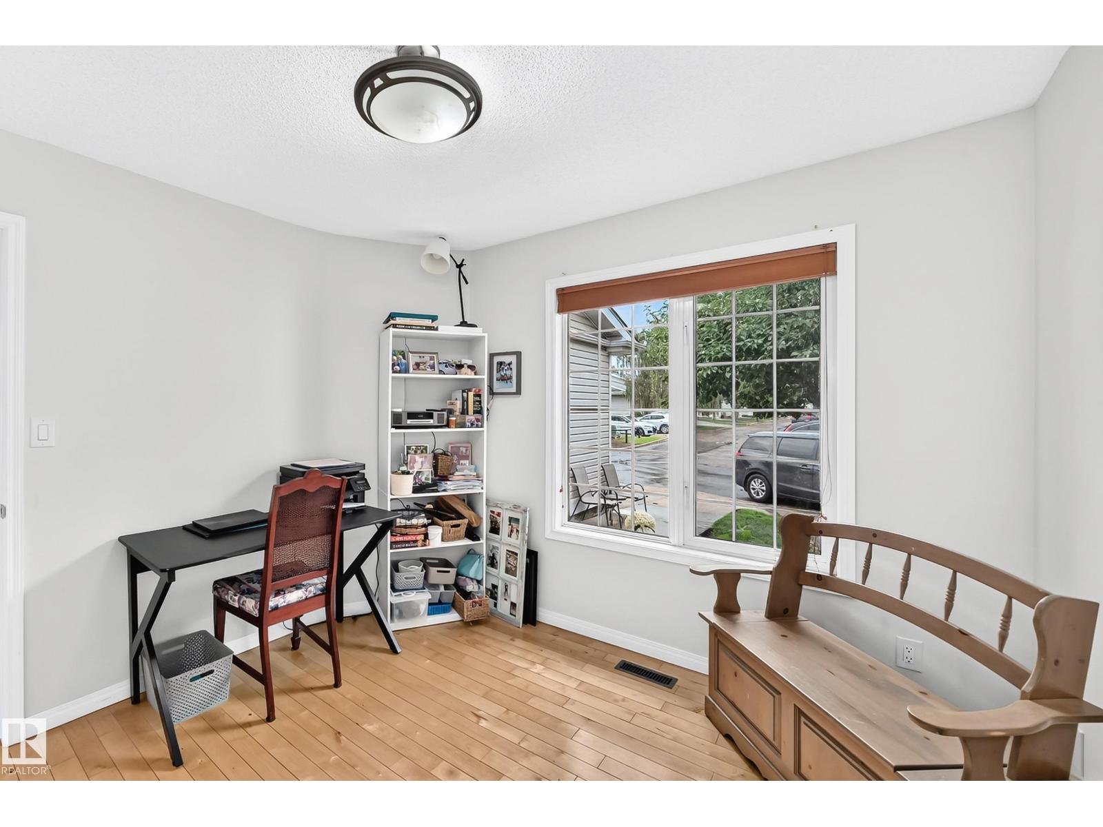 #20 9704 165 ST NW - 28