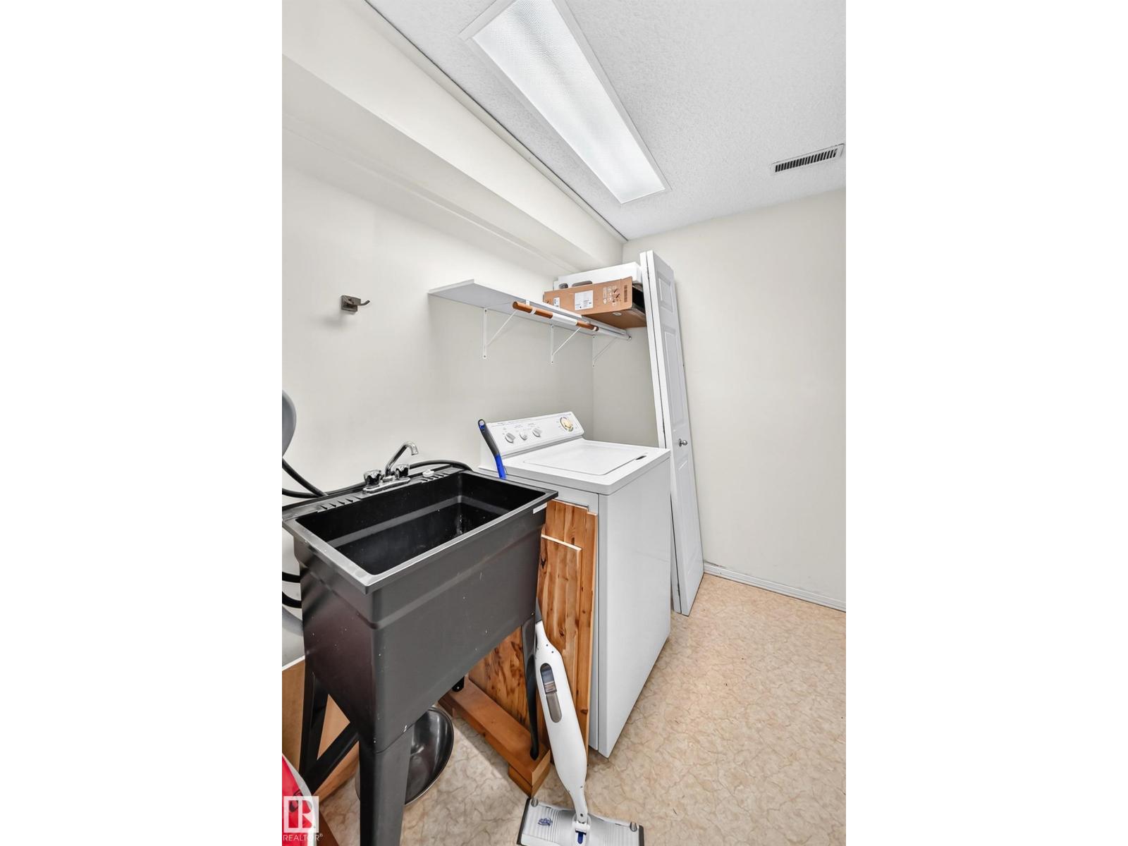 #20 9704 165 ST NW - 47