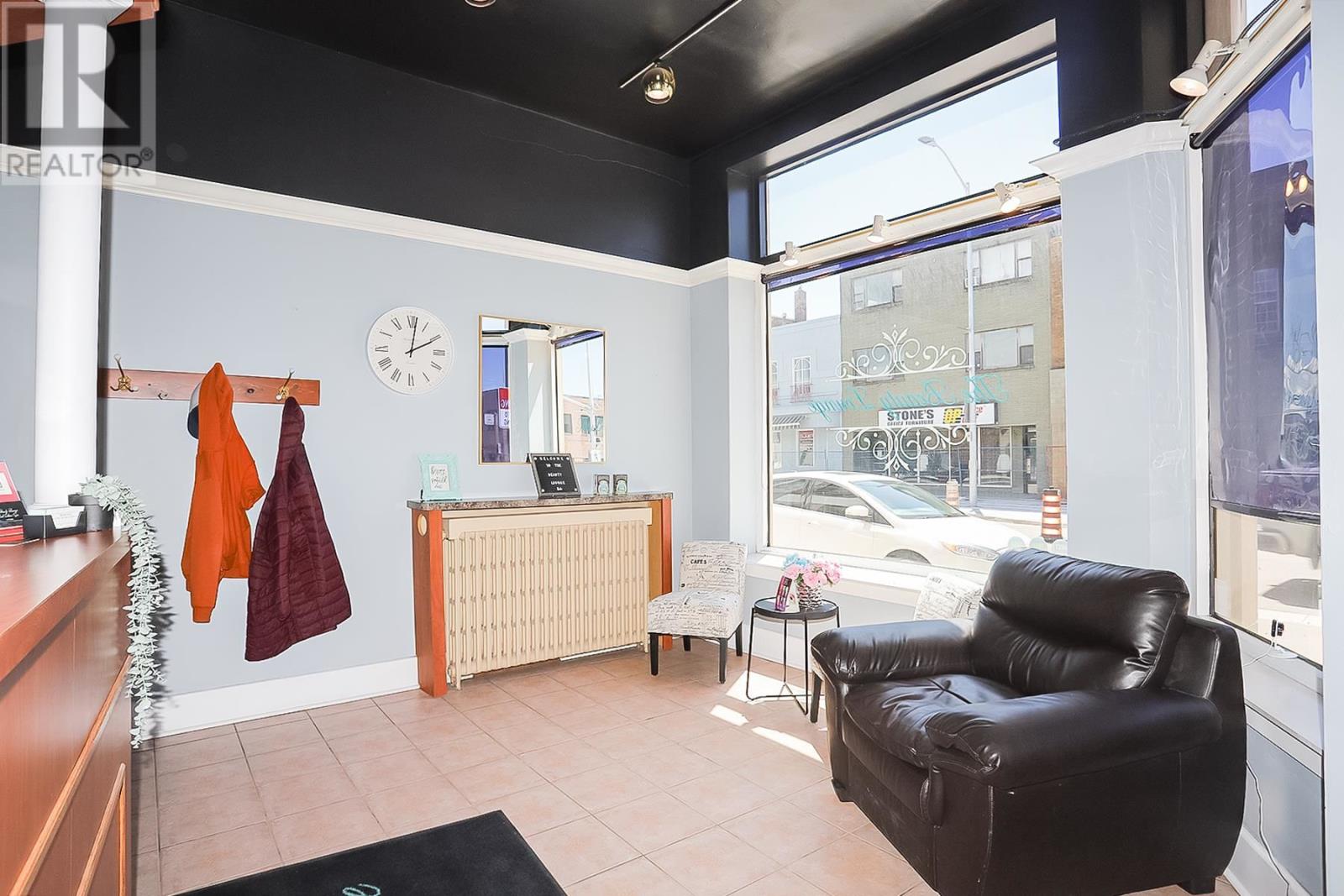 508-512 Queen ST E