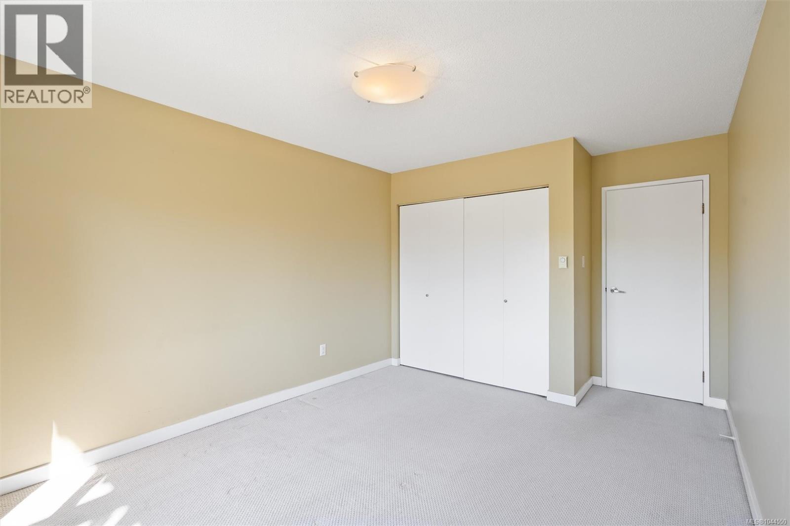 #204 1035 McClure St - 23