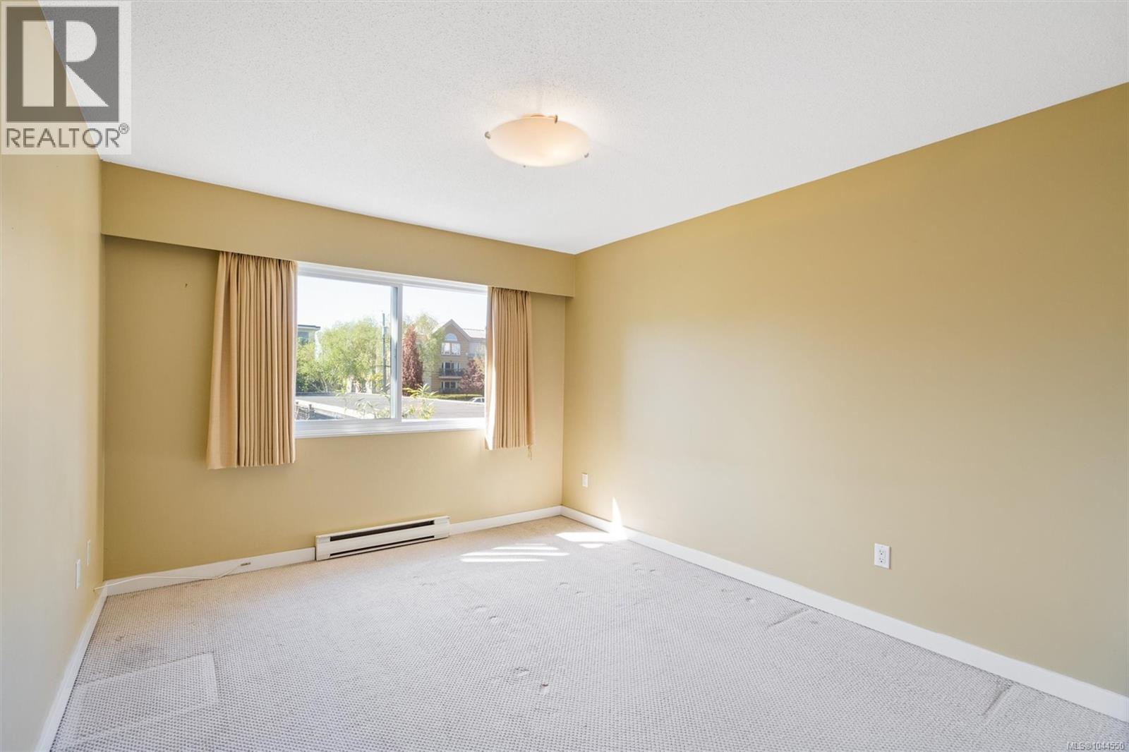 #204 1035 McClure St - 22