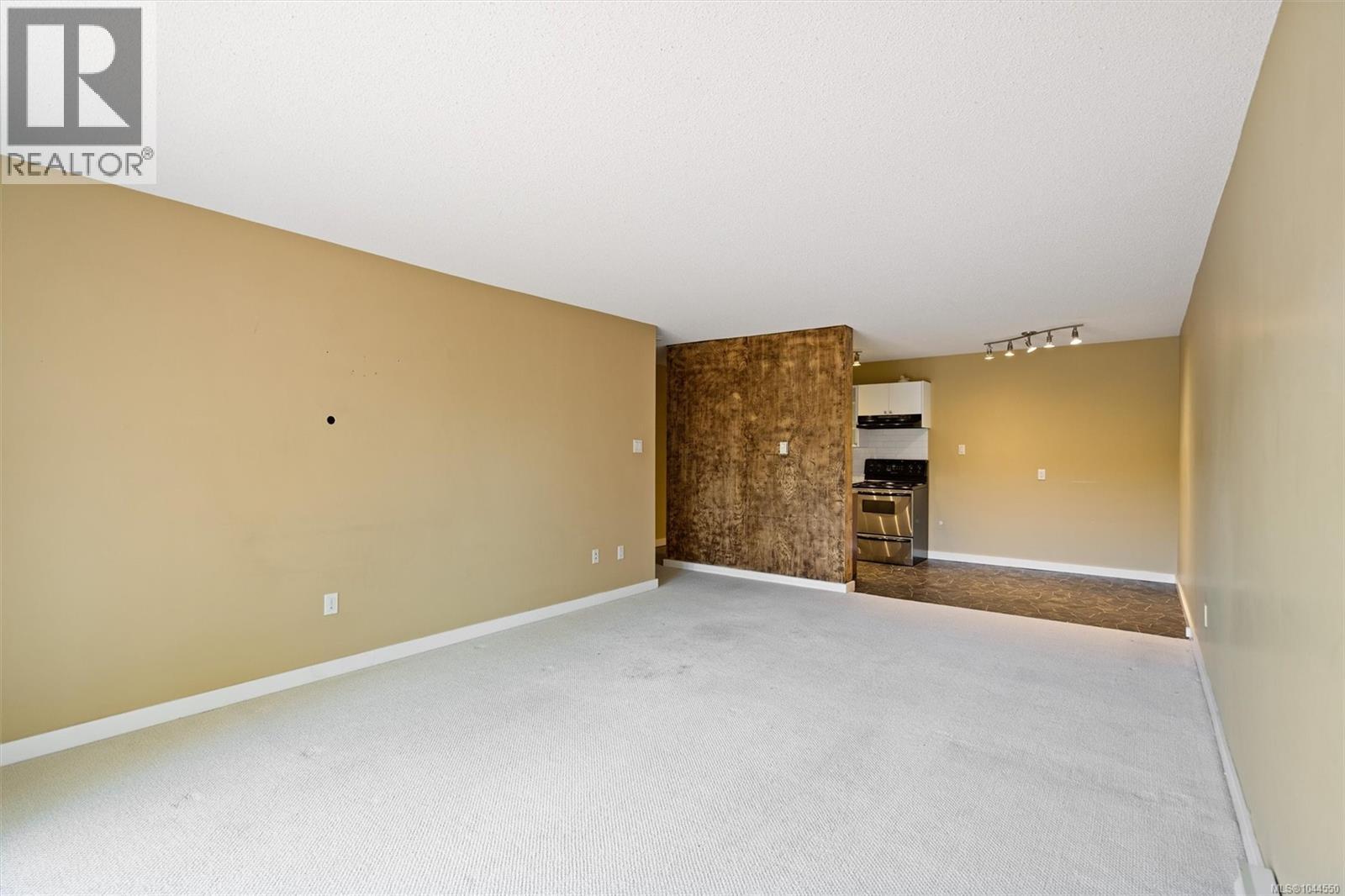 #204 1035 McClure St - 16