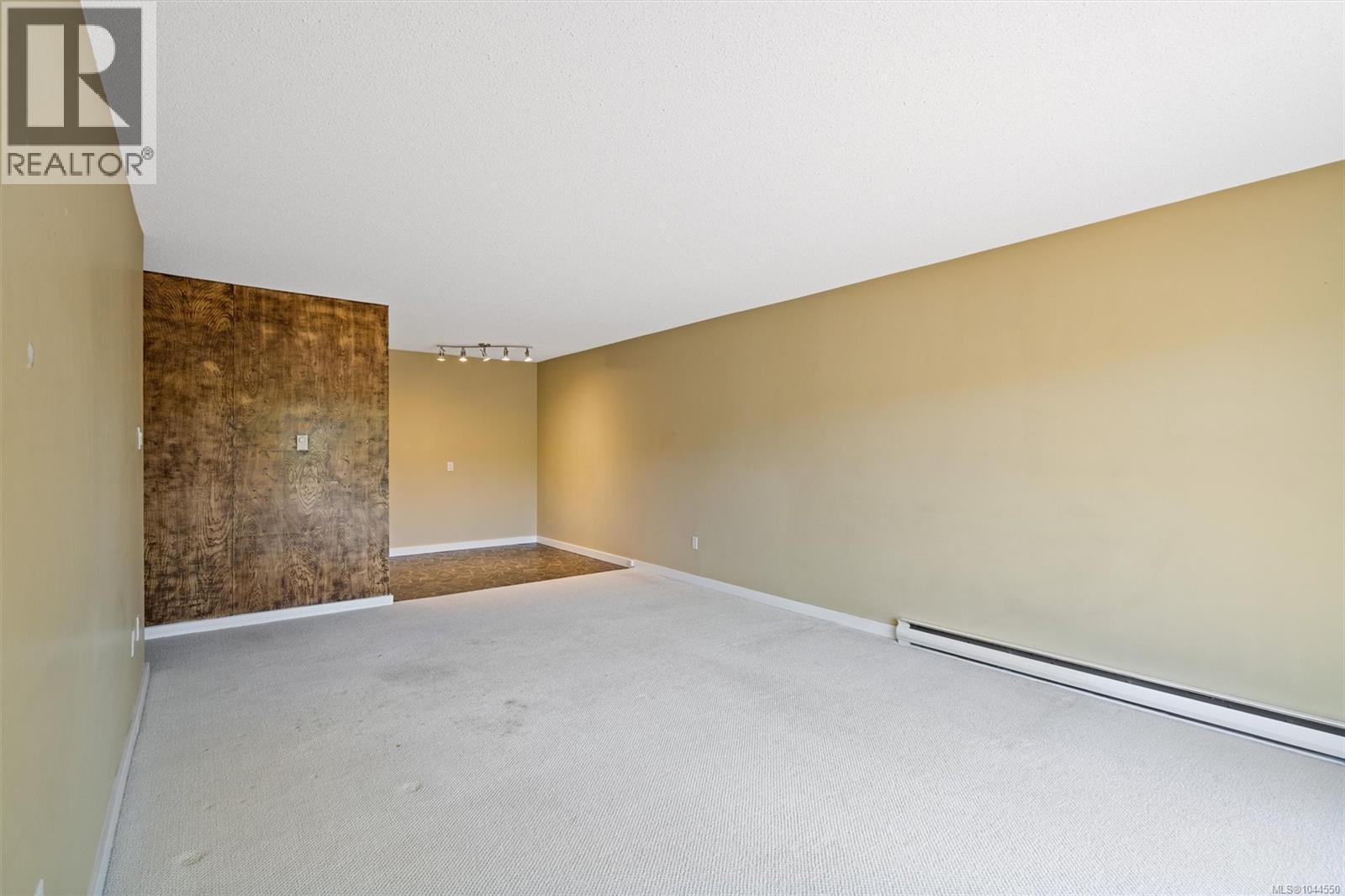 #204 1035 McClure St - 17