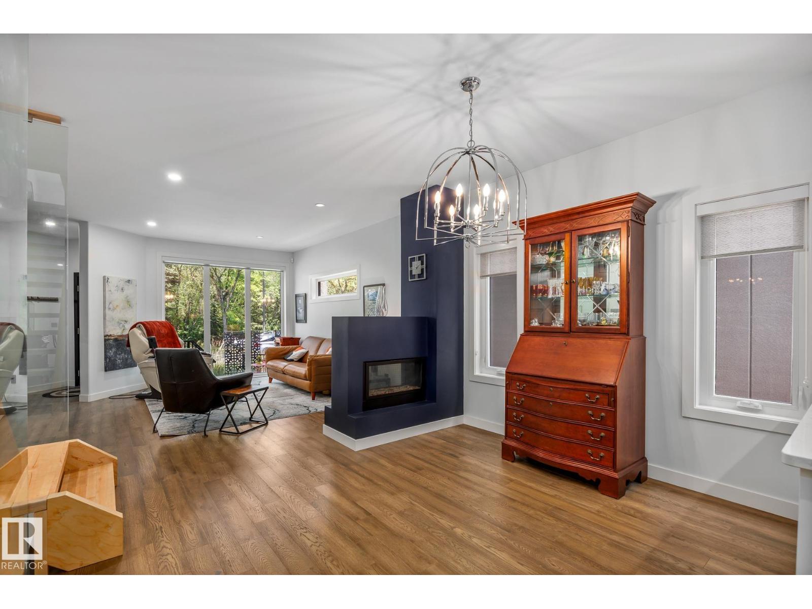 14221 101 AV NW - 15