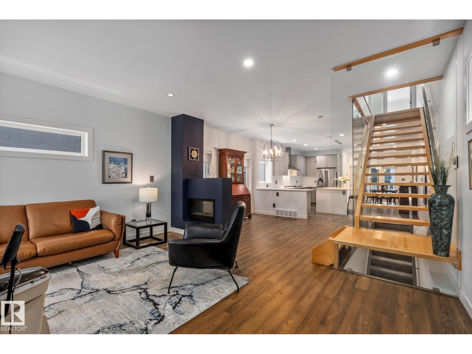 14221 101 AV NW - 11