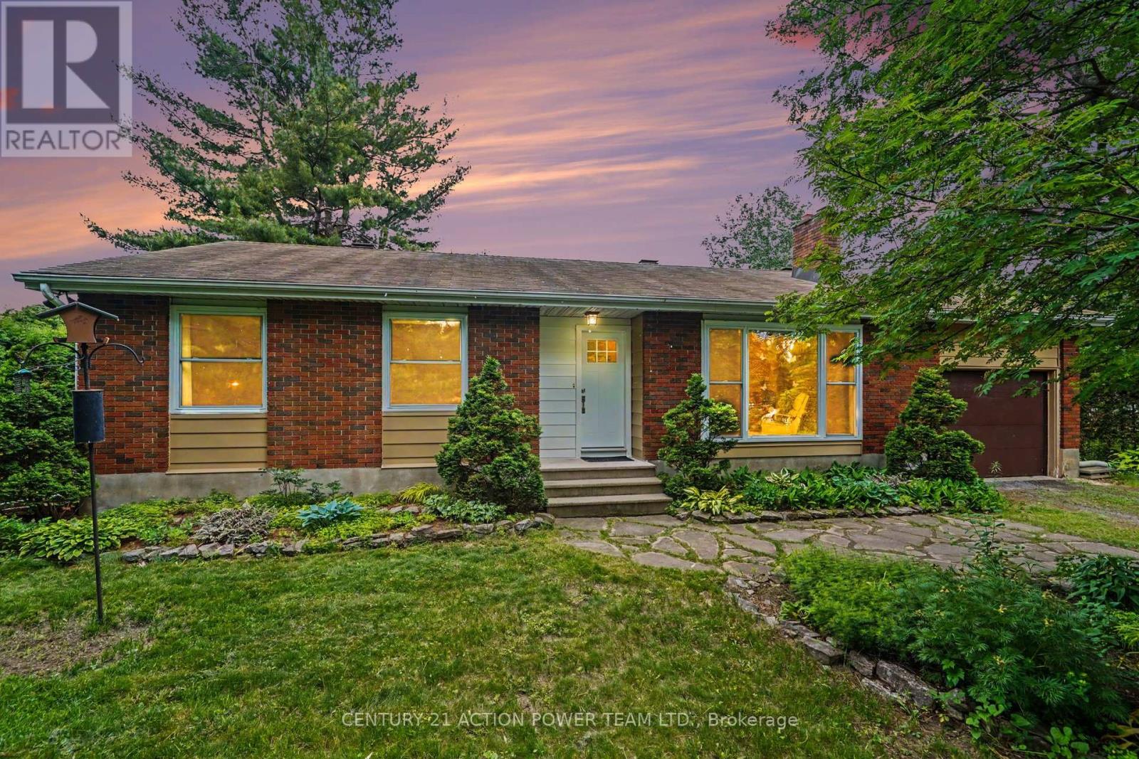 931 KEVIN CRESCENT - 1